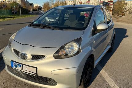 Toyota Aygo (X) 132.000 km 1.999 € Berlin 12679