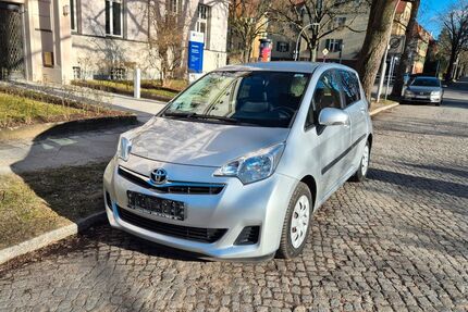Toyota Verso-S 139.000 km 7.350 &euro; Berlin 12203