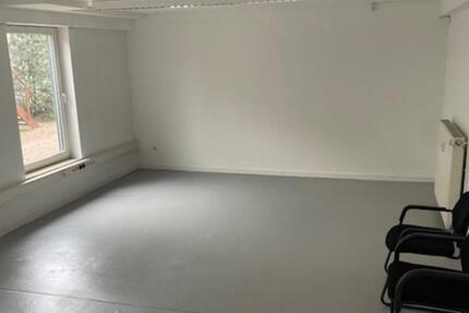 BüroraumFotostudioGalerie etc. zimmer