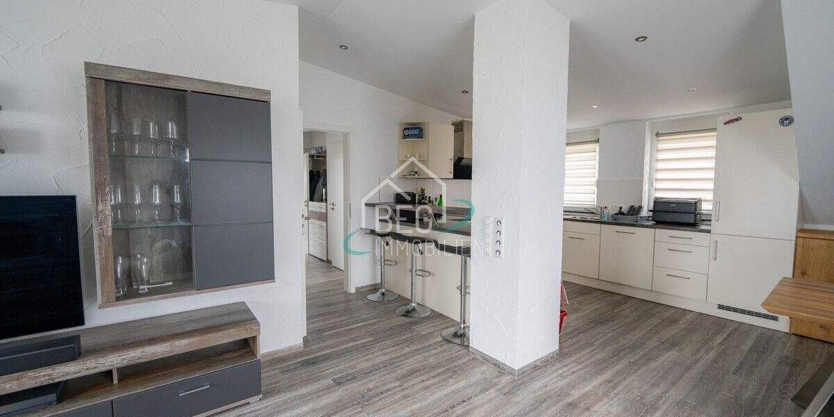 Modernisiertes Zweifamilienhaus mit großem Garten und flexibler Nutzung 6 zimmer