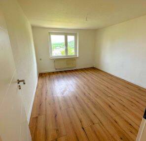 Etagenwohnung Langenweißbach Langenbach - 3 Zimmer, 57 m&sup2;, 95.000&euro; | Angebot:26106587