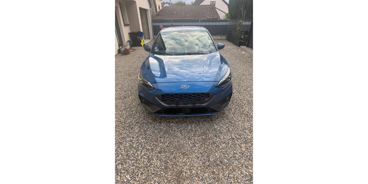 Ford Focus 93.031 km 19.999 &euro; Hagenbach 76767