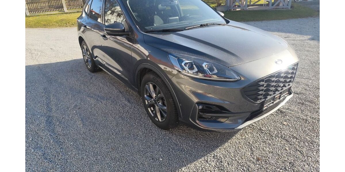 Ford Kuga 50.300 km 21.200 &euro; Zeholfing 94405