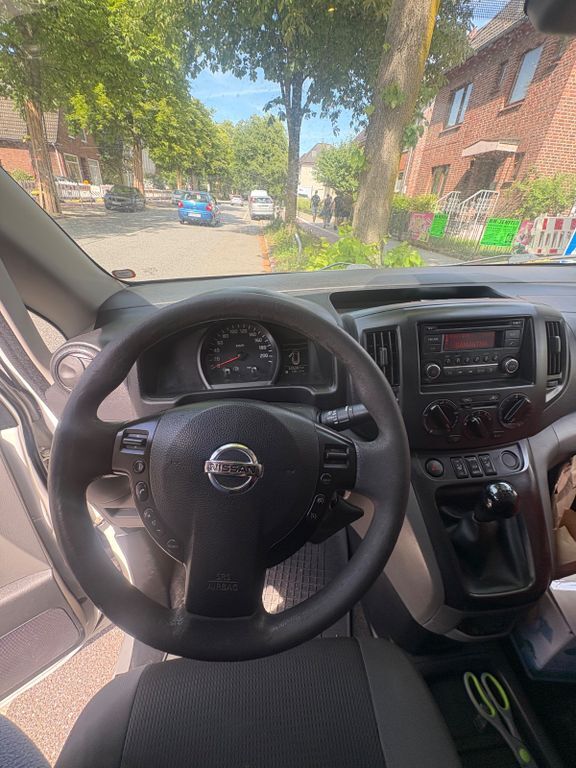 NV200