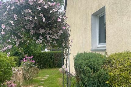 Schöne DHH im Studio Look 100qm ideal für 2 Personen mit Garten