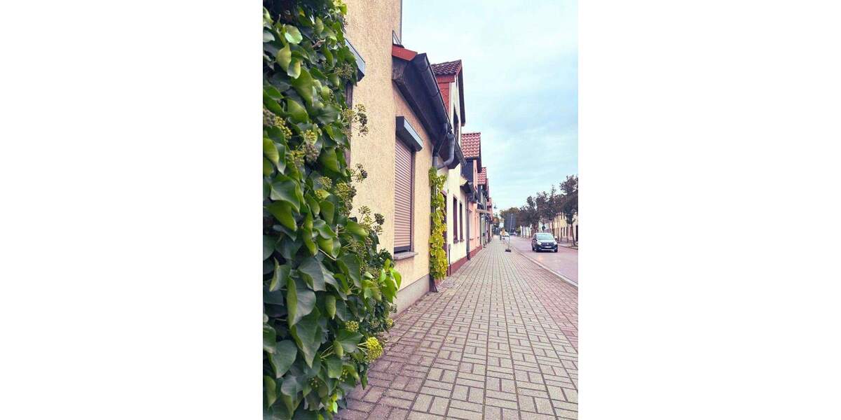 Reihenmittelhaus Zörbig - 7 Zimmer, 130 m&sup2;, 59.000&euro; | Angebot:25718921