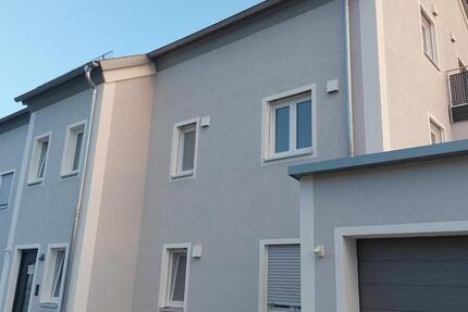 5 Zimmer Wohnung mit TOP Ausstattung und ruhiger Lage zimmer