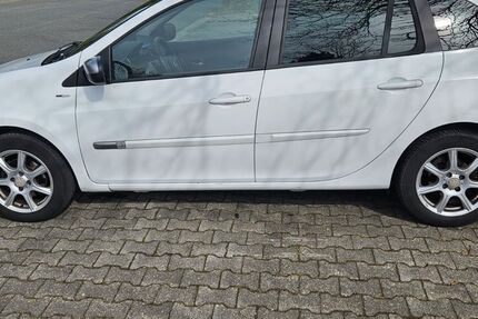 Renault Clio 129.107 km 4.100 &euro; Neu-Anspach 61267