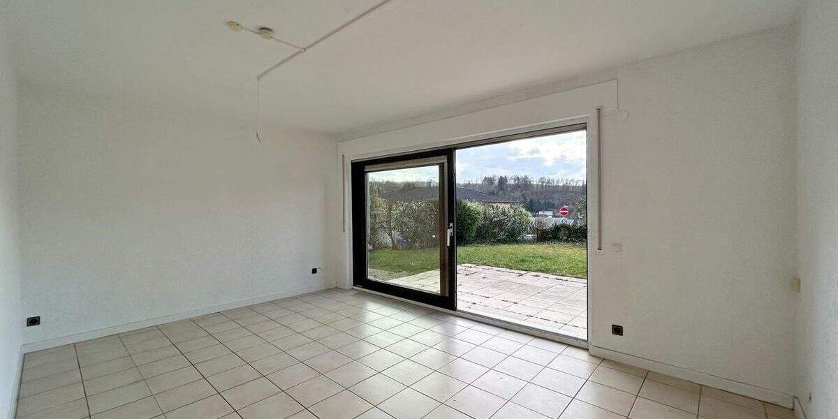 Mehrfamilienhaus, Wohnhaus Eppstein / Vockenhausen Vockenhausen - 6 Zimmer, 186 m&sup2;, 1.950&euro; | Angebot:25459086