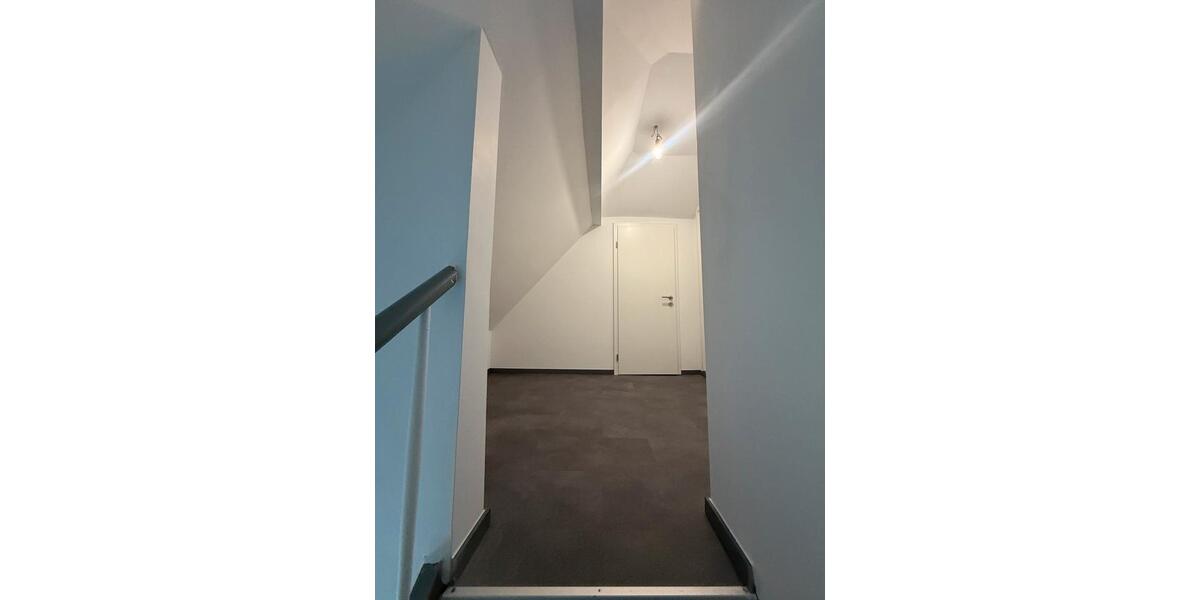 Dachgeschoßwohnung Geisenheim - 2 Zimmer, 64 m&sup2;, 960&euro; | Angebot:26063146