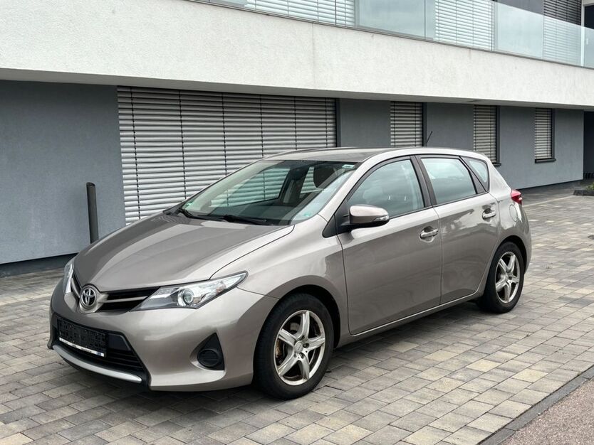 Toyota Auris 169.000 km 6.900 € Plankstadt 68723