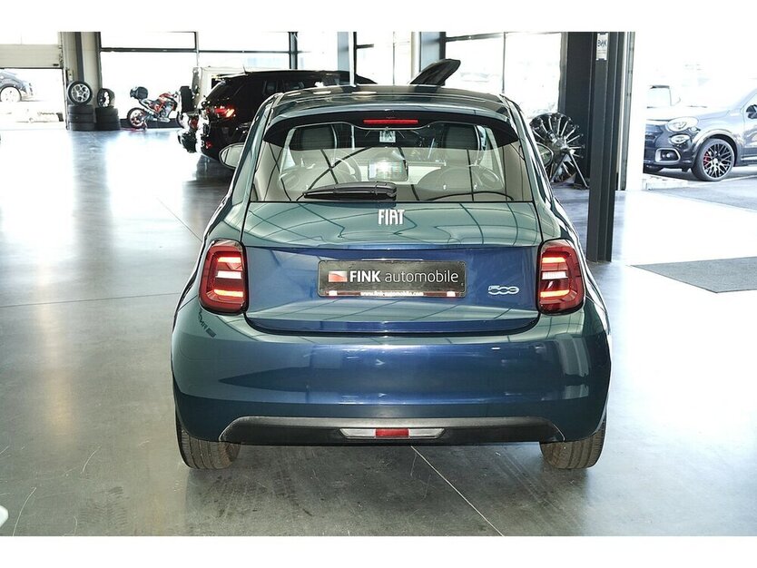 500e Action Carplay Android Automatik 1.Hand