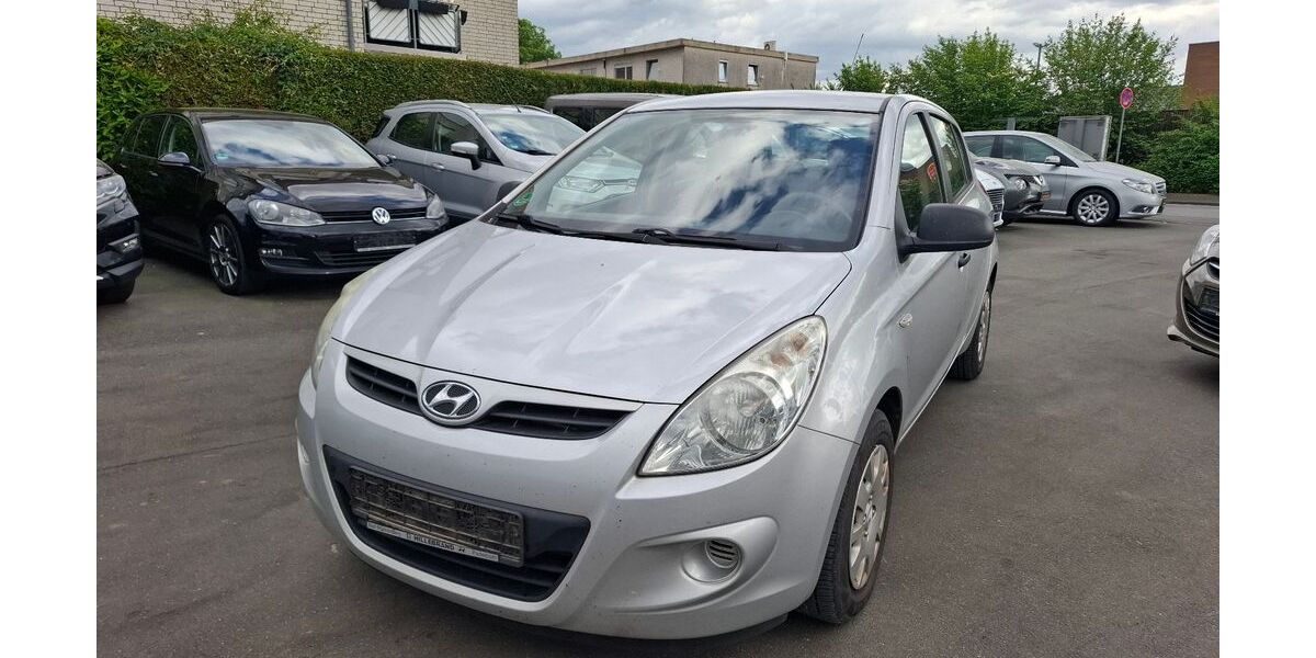 Hyundai i20 227.000 km 1.999 € Paderborn 33100