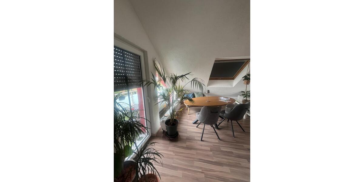 Dachgeschoßwohnung Saarwellingen - 3 Zimmer, 80 m&sup2;, 550&euro; | Angebot:25379469