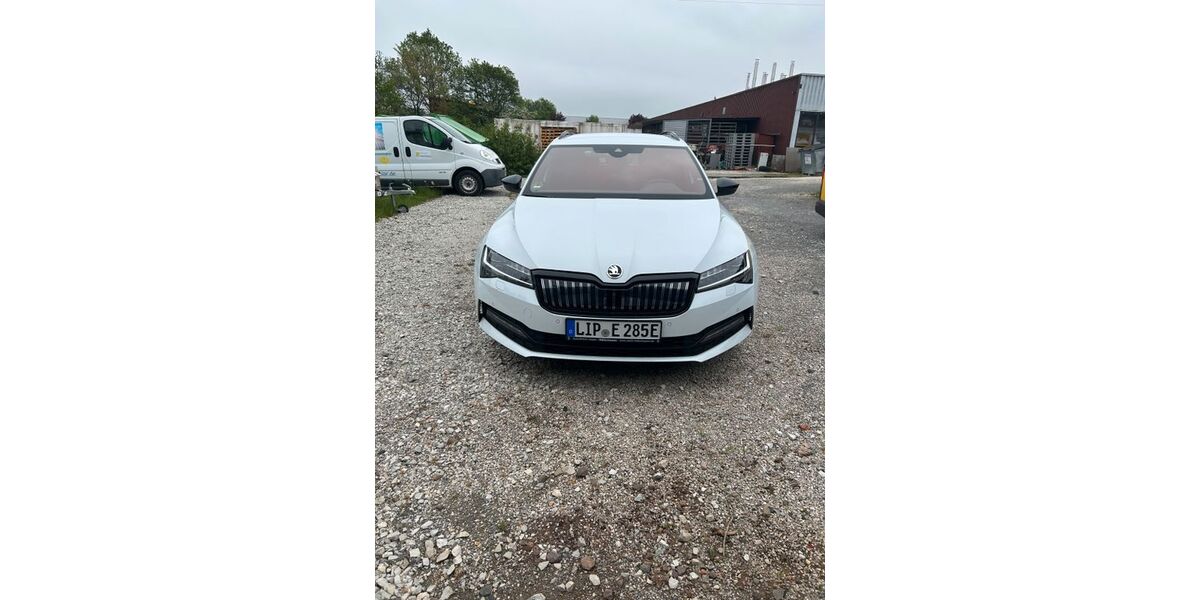 Skoda Superb 106.761 km 21.700 &euro; Lage 32791