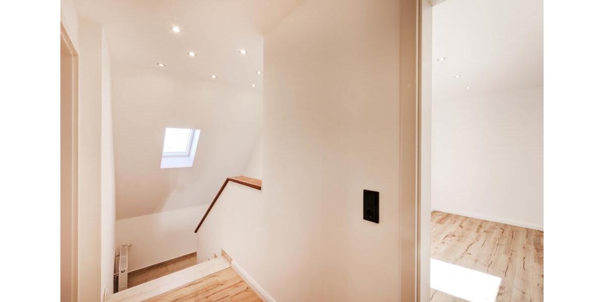 Maisonettenwohnung Augsburg Haunstetten-Siebenbrunn - 5 Zimmer, 132 m&sup2;, 2.190&euro; | Angebot:24745240