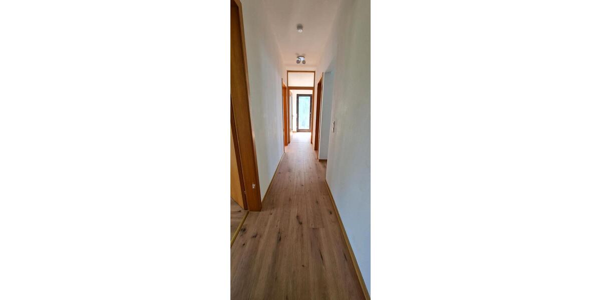 Einfamilienhaus Niedernhausen - 6 Zimmer, 155 m&sup2;, 2.800&euro; | Angebot:26482308