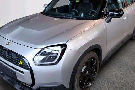 Mini Countryman SE All4 2.681 km 42.370 &euro; München 80788