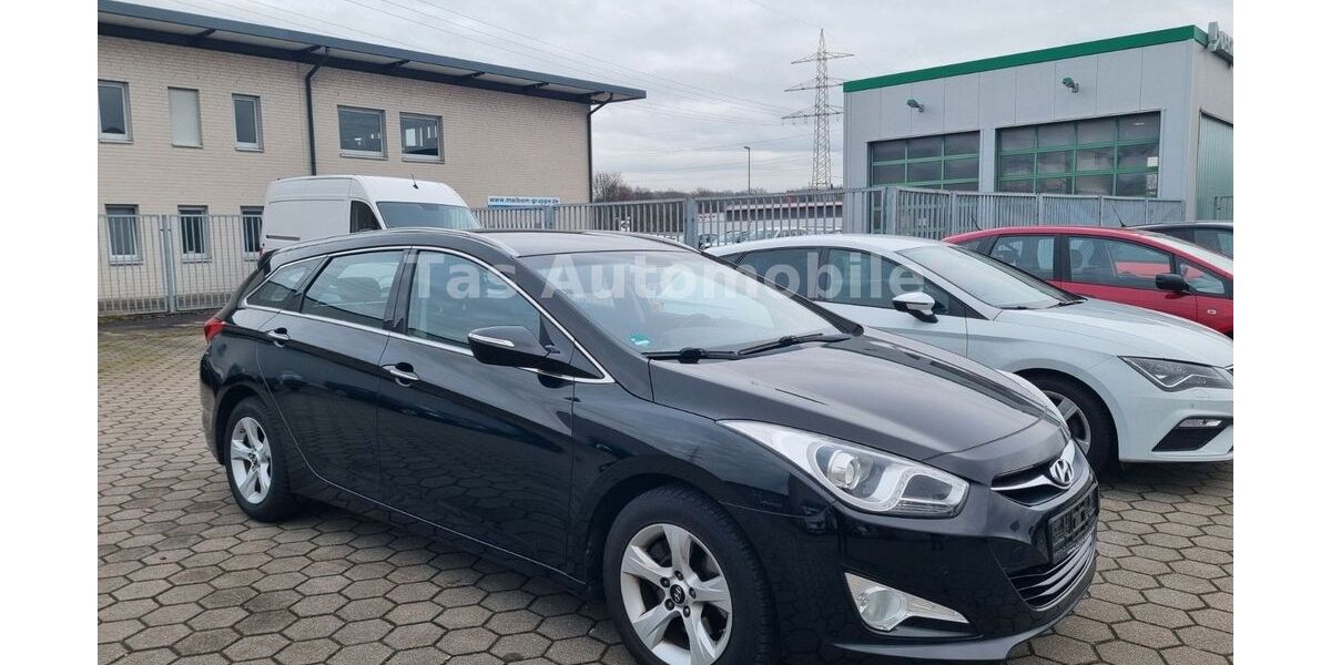 Hyundai i40 102.000 km 8.499 &euro; Dinslaken 46539