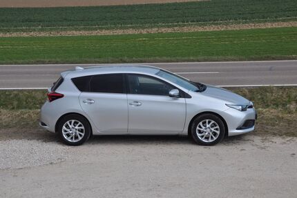 Toyota Auris 75.200 km 12.800 € Neu-Ulm 89231