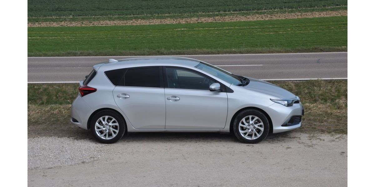 Toyota Auris 75.200 km 12.950 € Neu-Ulm 89231