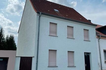 Schönes Einfamilienhaus mit Garten Zufahrt Nebengelass Keller 5 zimmer