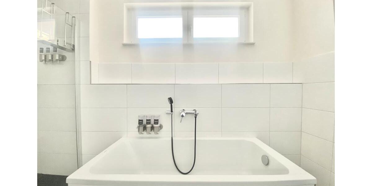 Maikammer -exklusives Wohnen - attraktive 4 Zimmerwohnung - Blick über die Weinberge und das Hambacher Schloß 4 zimmer