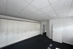 Modernisiertes Büro mit Lagerhalle in Kirchlengern