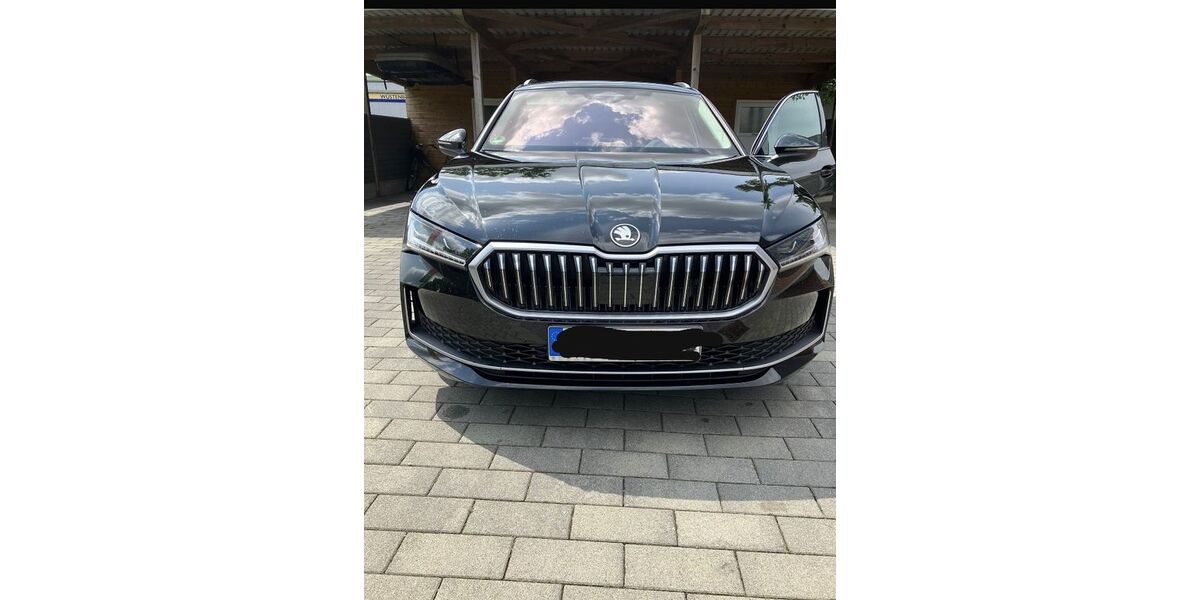 Skoda Superb 8.000 km 32.000 &euro; Niebüll 25899