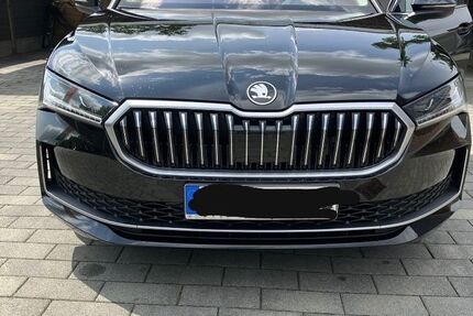 Skoda Superb 8.000 km 32.800 &euro; Niebüll 25899