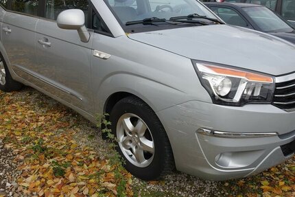SsangYong Rodius 7-Sitzer Sitzheizung Ganzjahresreifen Alu 129.400 km 7.950 &euro; Neumarkt/OPf 92318