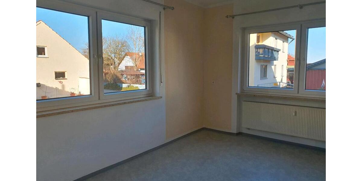Erdgeschoßwohnung Hilpoltstein - 4 Zimmer, 110 m&sup2;, 600&euro; | Angebot:25390361