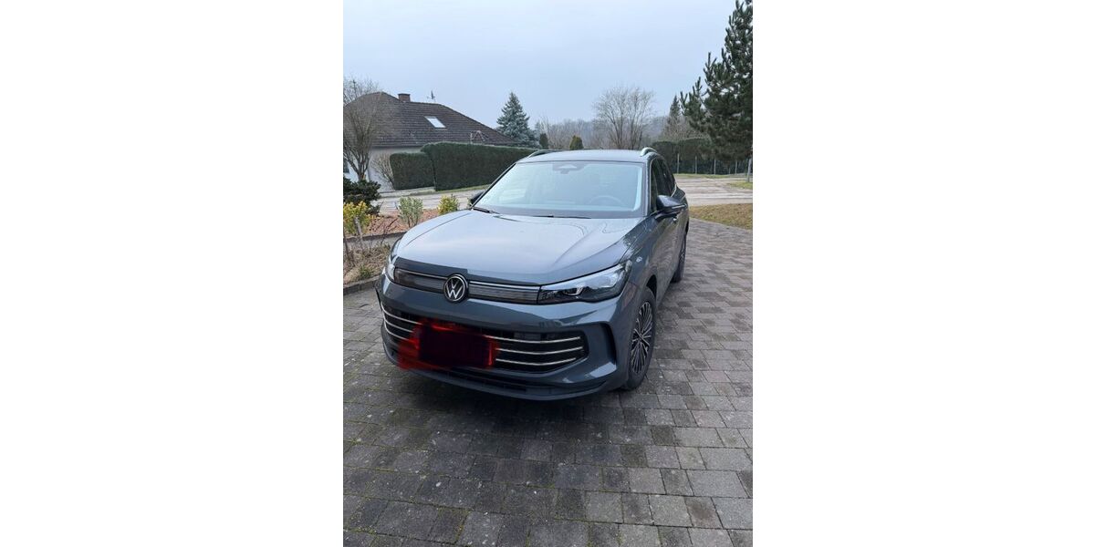 VW Tiguan 32.000 km 38.300 &euro; Igel 54298