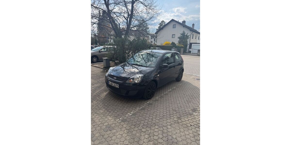 Ford Fiesta 140.000 km 2.100 &euro; München 81549