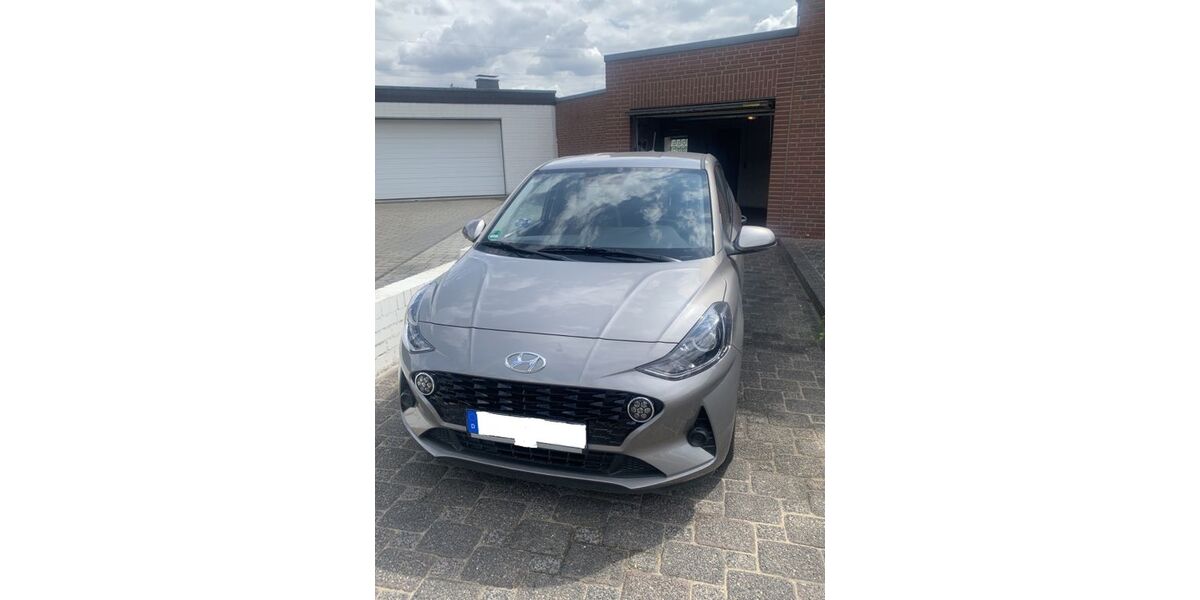 Hyundai i10 8.100 km 11.700 &euro; Aldenhoven 52457