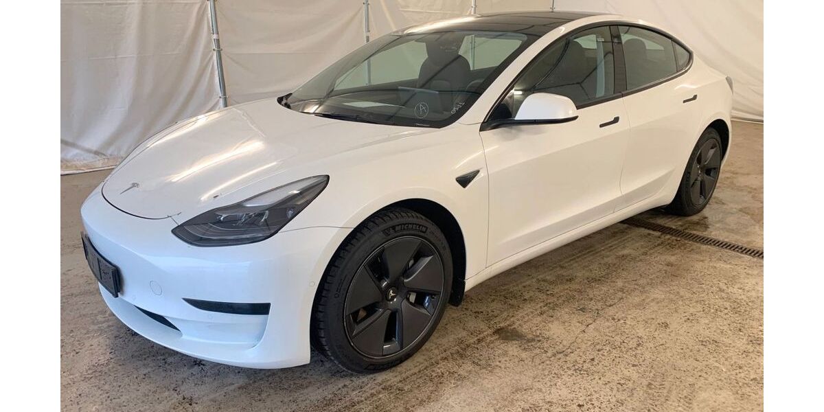 Tesla Model 3 41.201 km 23.480 &euro; Steinbach-Hallenberg OT Herges-Hallenberg 98587
