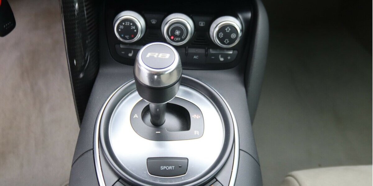 Audi R8 4.2 FSI QUATTRO/BANG & OLUFSEN/MMI NAVI/PDC 96.807 km 54.900 &euro; Villingen-Schwenningen 78054