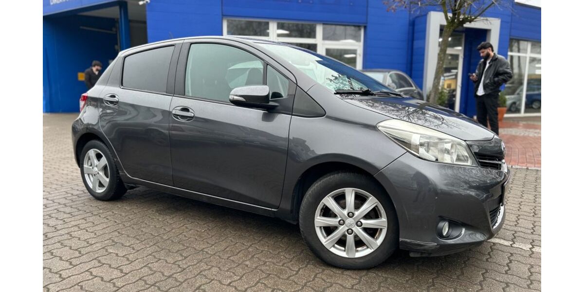 Toyota Yaris 90.000 km 6.490 &euro; Bremen 28207