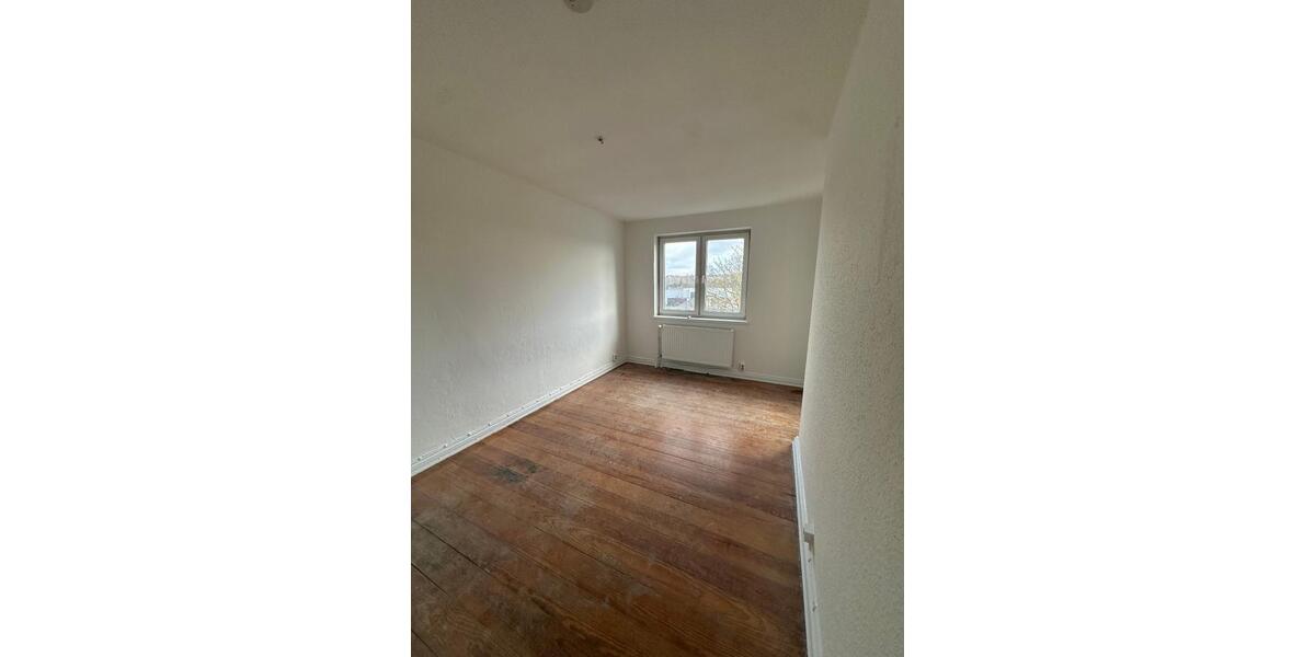 Etagenwohnung Flensburg - 5 Zimmer, 114 m&sup2;, 1.000&euro; | Angebot:25901398