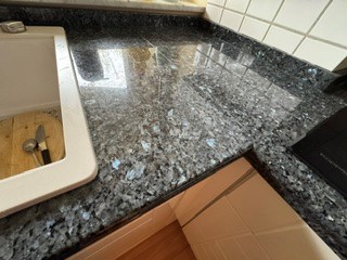 2-Zimmer-Wohnung in Dresden-Plauen mit Balkon (EBK kann erworben werden) ab Juli frei - Etagenwohnung Dresden Plauen | Angebot:26308820