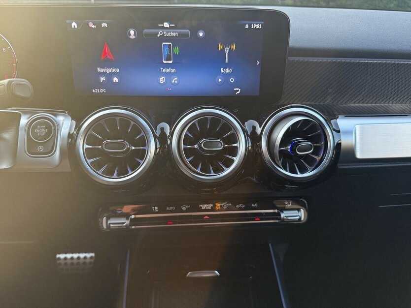 Mercedes-Benz GLB 180 *AMG,7 Sitzer,LED,Navi,MBUX,Kamera * 29.000 km 37.850 € Schorndorf 73614