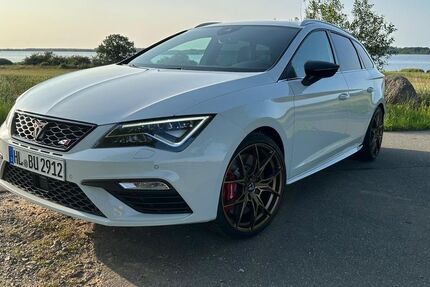 Seat Leon 93.200 km 20.999 &euro; Lübeck 23569