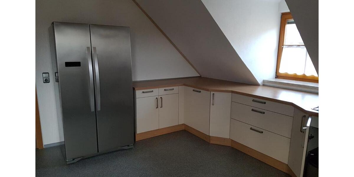 Dachgeschoßwohnung Kemnath - 4 Zimmer, 110 m&sup2;, 680&euro; | Angebot:25539765