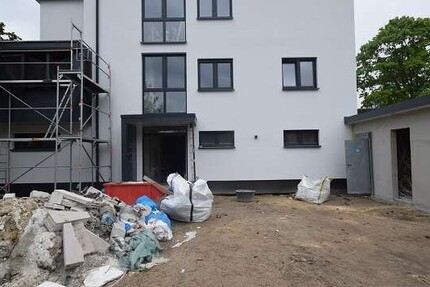 Hoch moderne Penthouse-Wohnung Neubau zum 1.7.2026 Rollläden + Stellplatz + Dachterrasse ohne Küche - Haus Weyhe Leeste | Angebot:26774140