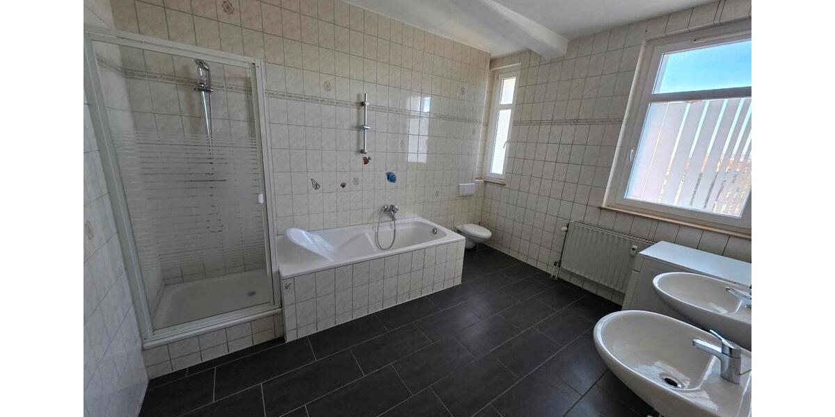 Etagenwohnung Gotha - 4 Zimmer, 105 m&sup2;, 735&euro; | Angebot:26671049