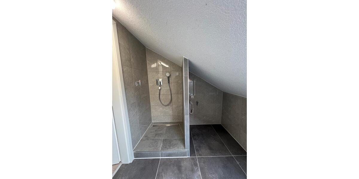 Dachgeschoßwohnung Stuttgart Zuffenhausen - 3 Zimmer, 67 m&sup2;, 1.200&euro; | Angebot:26640273