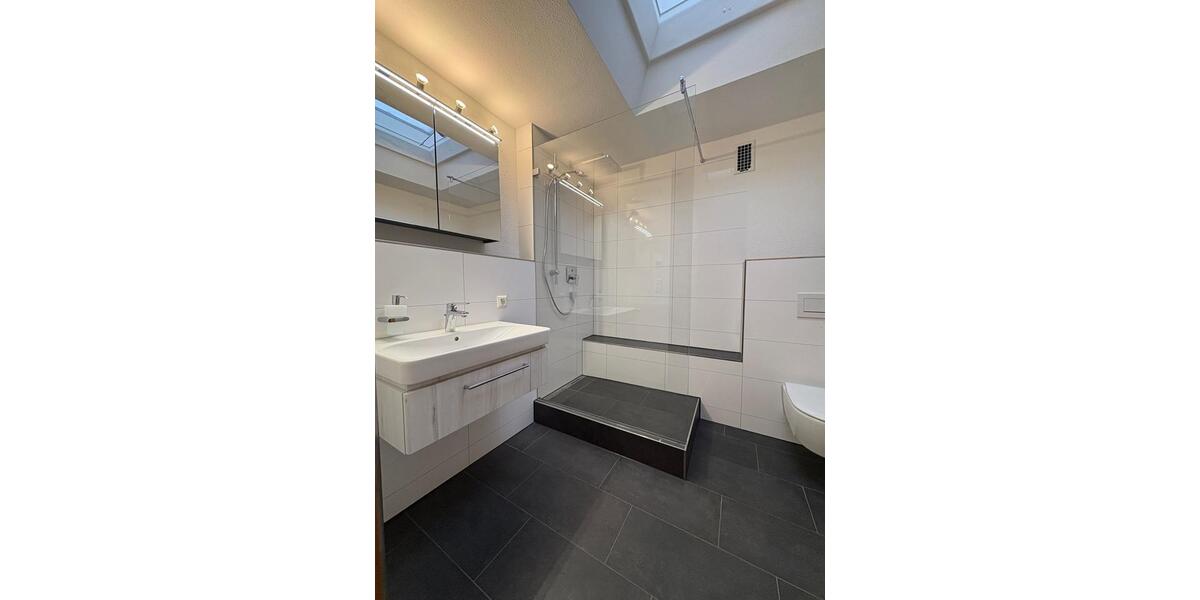 Einfamilienhaus Backnang - 3.5 Zimmer, 119 m&sup2;, 1.320&euro; | Angebot:25380390