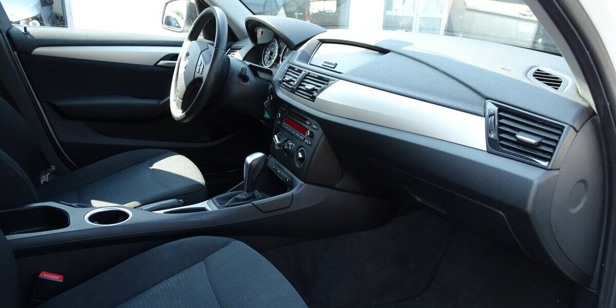 BMW X1 1.8l i sDrive, Steptronic, Sitzheizung, PDC hin 154.921 km 8.690 € Rodgau 63110