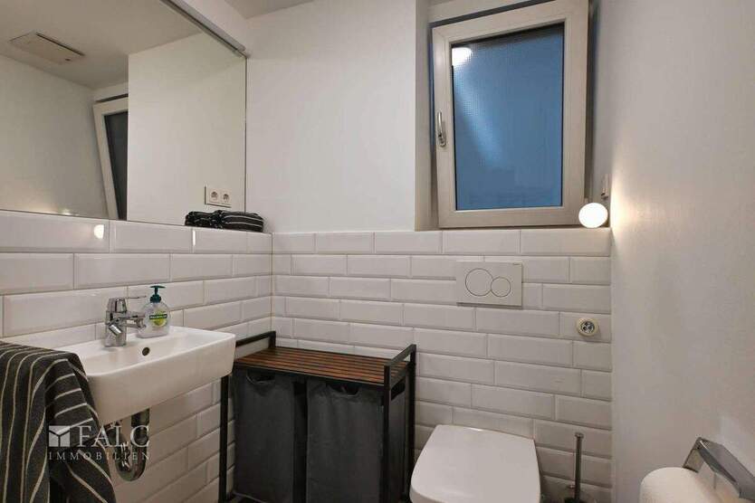 Zentrale Traumlage! Neuwertige 3-Zimmer-Whg. mit großer Terrasse, Einbauküche & Stellplatz 3 zimmer