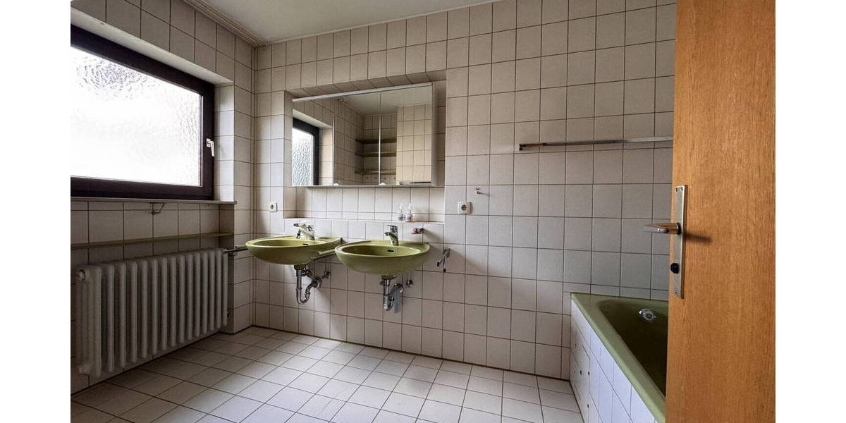 Einfamilienhaus Ellwangen - 7 Zimmer, 167 m&sup2;, 455.000&euro; | Angebot:26167080